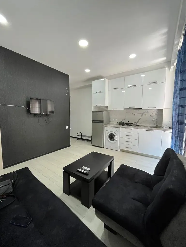 3-room apartment on Chikovani, Saburtalo, $800/month