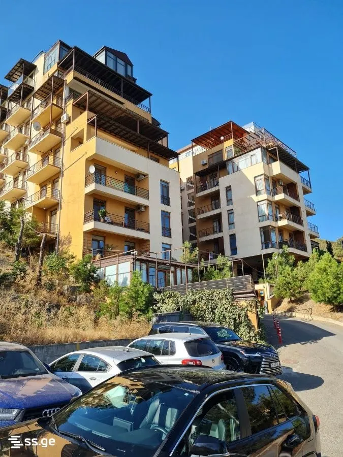 3-room apartment in Vera Ulitsa, $900/month
