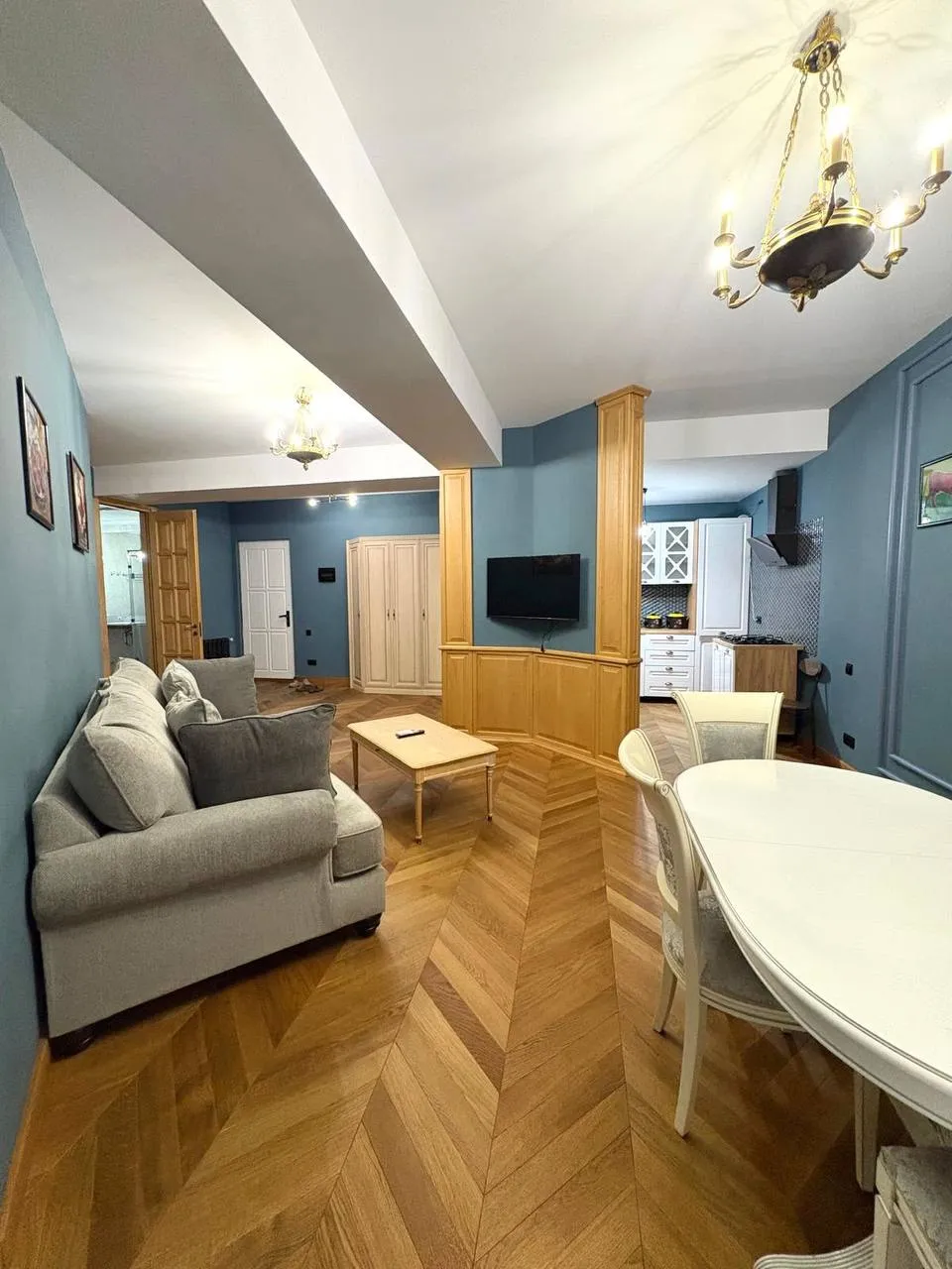 3-ოთახიანი ბინა Vake-ში, $1700/თვე
