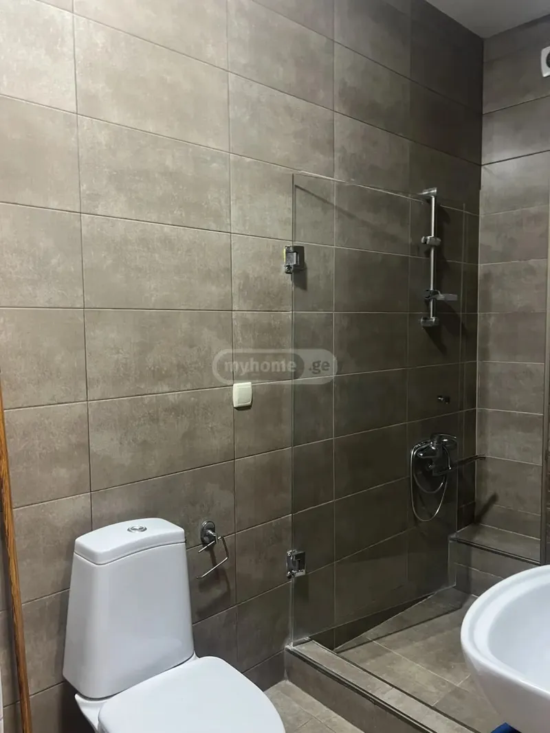 3-ოთახიანი ბინა საბურთალოში, $1000/თვე