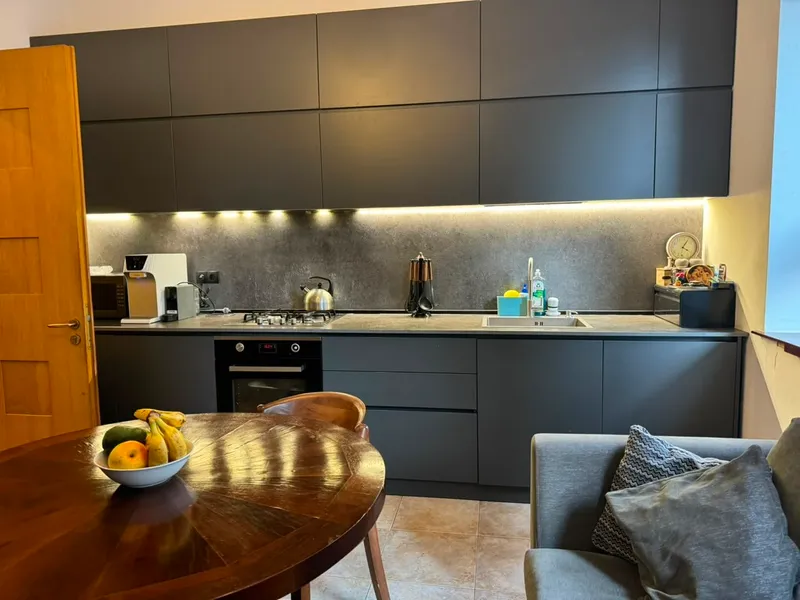 4-room apartment in central Vake, $2000/month