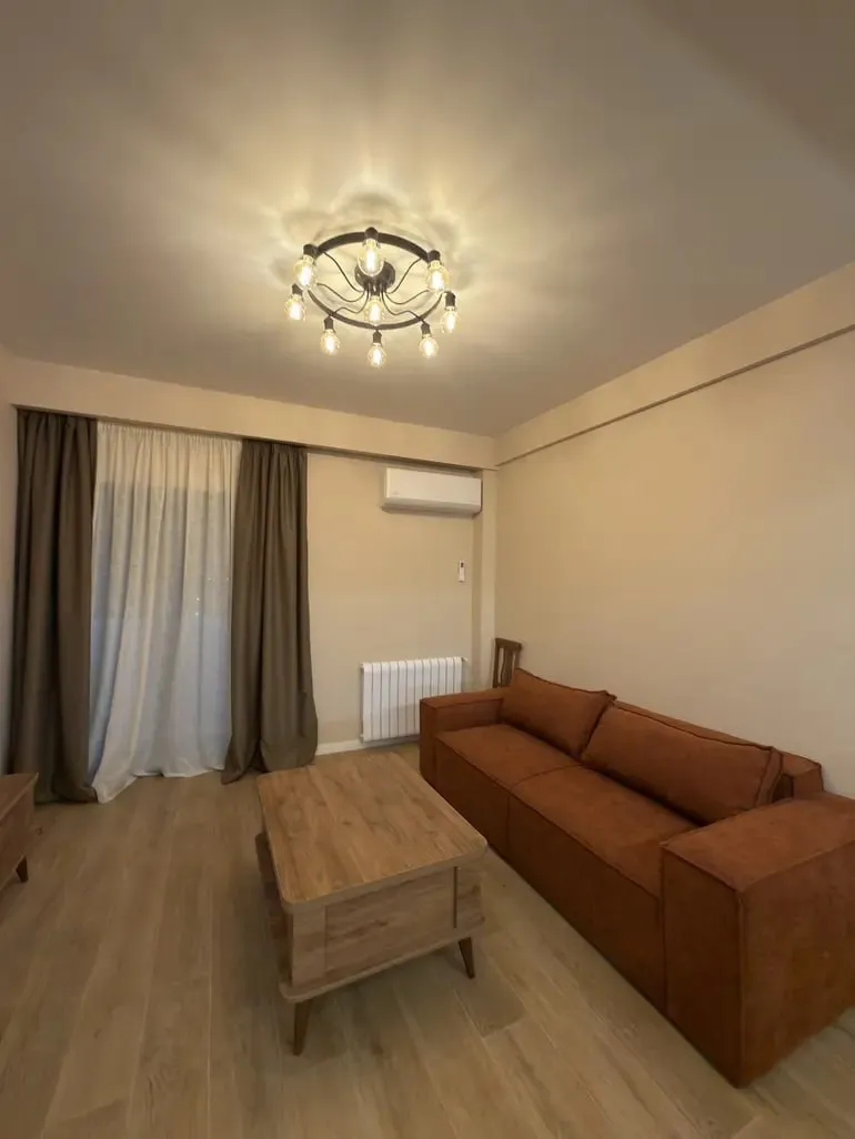 2-bedroom apartment on Mirtskhulava, $900/month