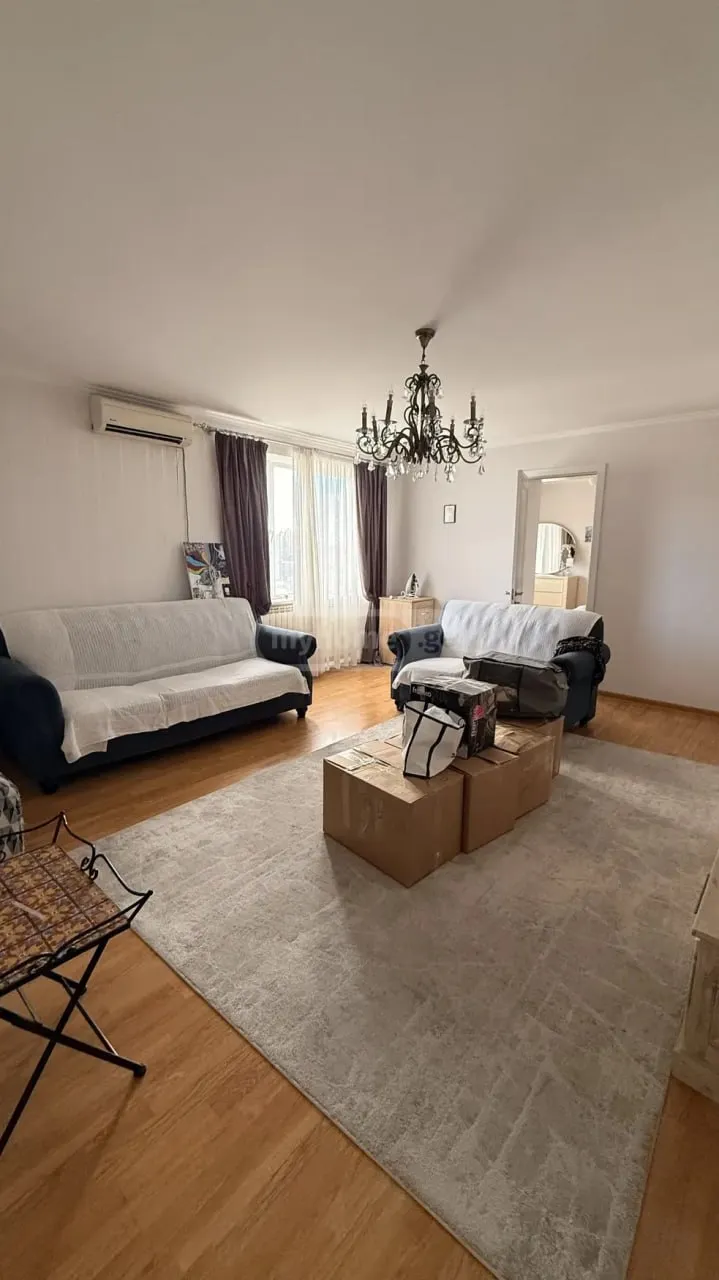 4-room apartment on Nutsubidze, $1000/month