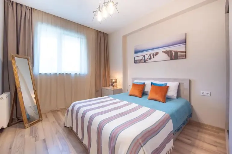 2-ოთახიანი ბინა Saburtalo-ში, $1000/თვე