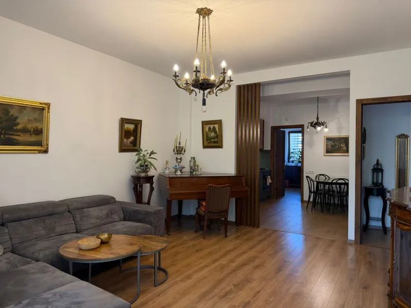 3-room apartment on Paliashvili Street, Vake, $2500/month