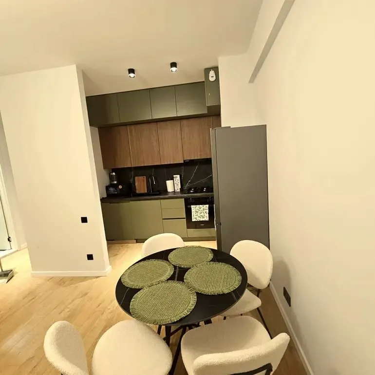 2-room apartment on Universitetskaya, $1100/month