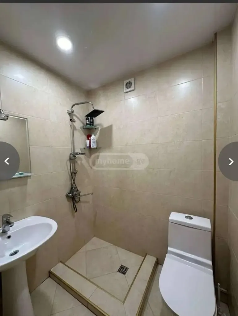 2-room apartment on IsaniUlitsa, $550/month