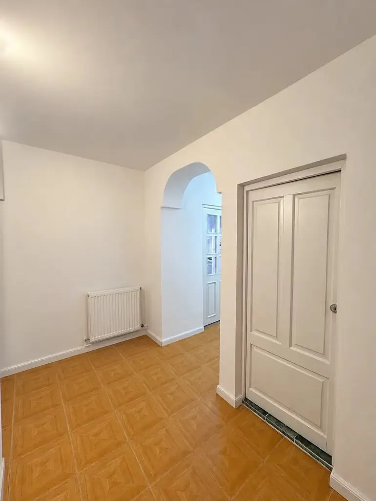 4-room apartment on Vaja Psavela, Saburtalo, $1000/month
