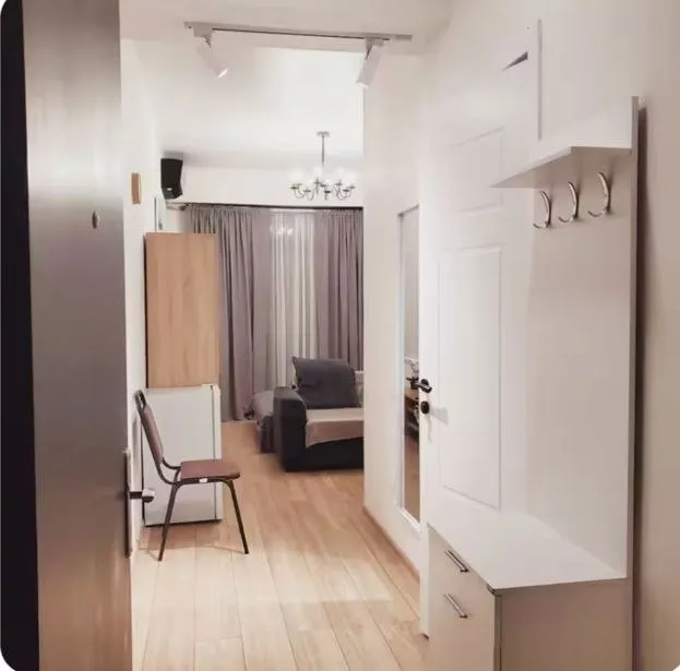 1-bedroom studio apartment on Politkovskaya, $700/month