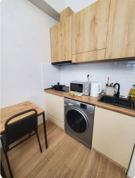 1-bedroom studio apartment on Politkovskaya, $700/month