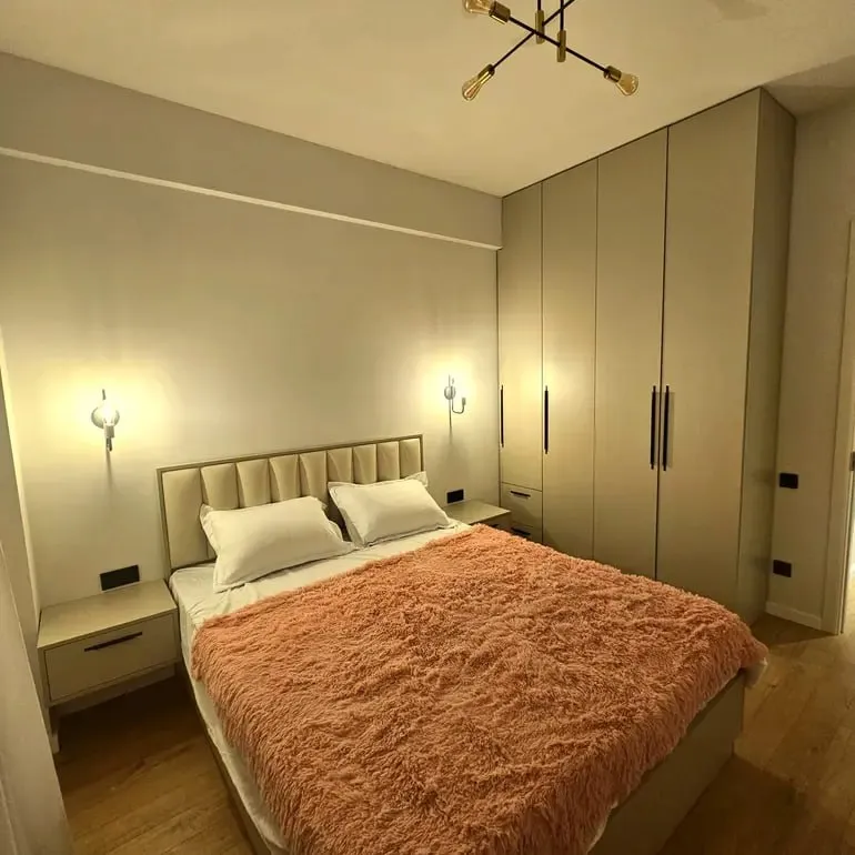 2-room apartment on Universitetskaya, $1100/month