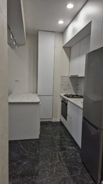 3-room apartment in Kikvidze, $1200/month