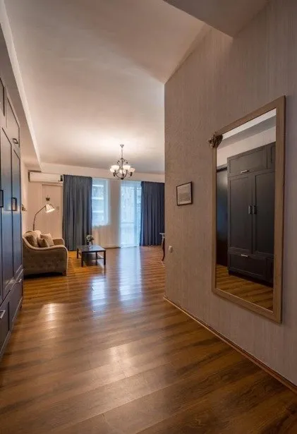 2-ოთახიანი ბინა საბურთალოში, $970/თვე