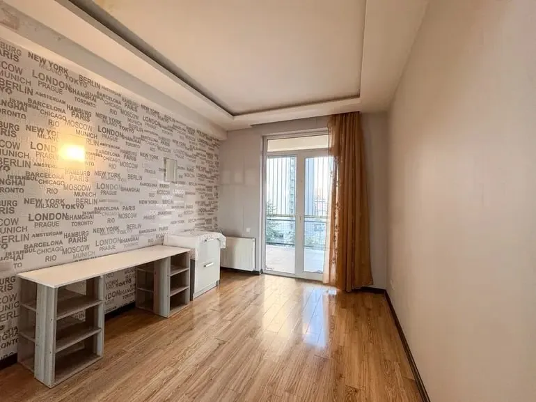 3-room apartment on Nuzubidze, Saburtalo, $900/month