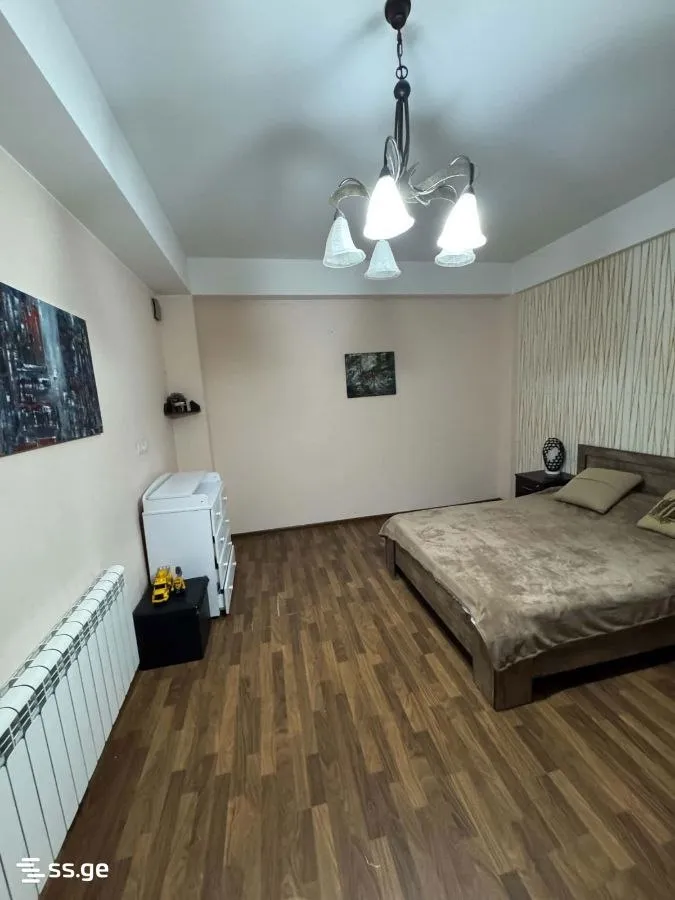 3-room apartment in Vera Ulitsa, $900/month