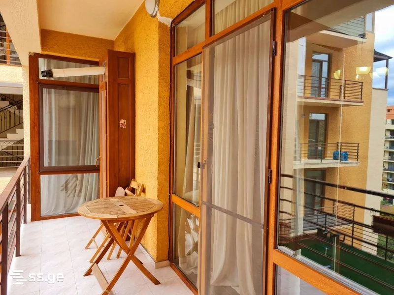 3-room apartment in Vera Ulitsa, $900/month