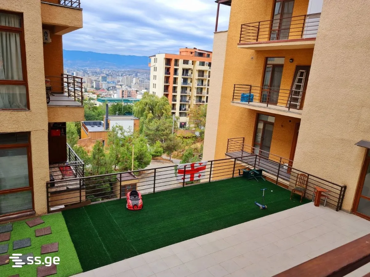 3-room apartment in Vera Ulitsa, $900/month