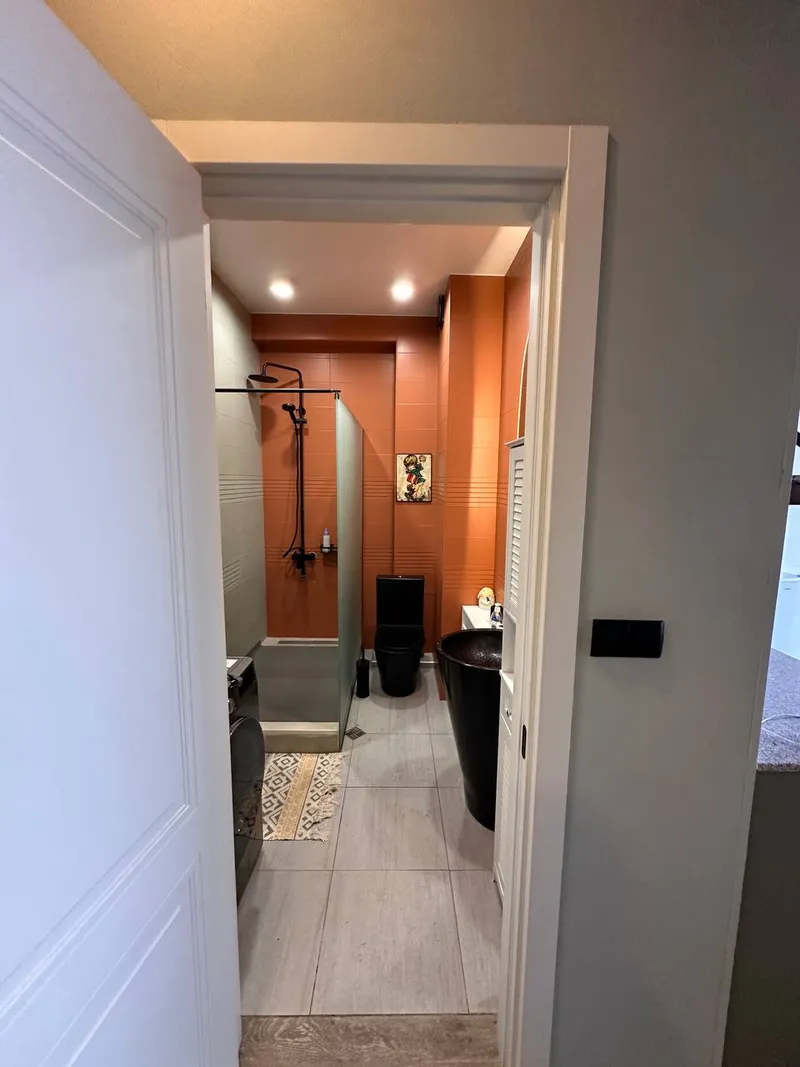 2-ოთახიანი ბინა Vake-ში, $900/თვეში