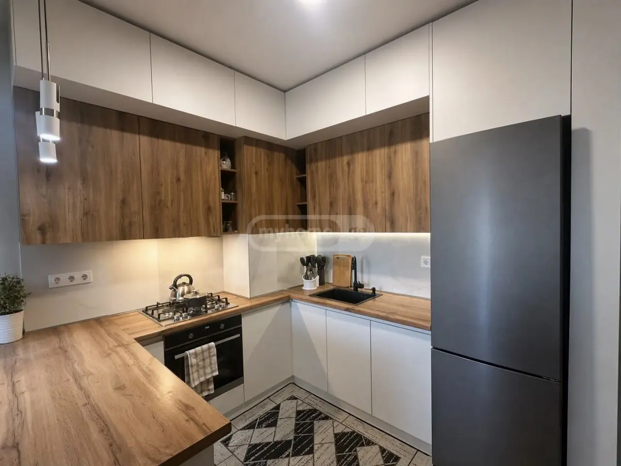3-комнатная квартира на Лиси, $1000/месяц