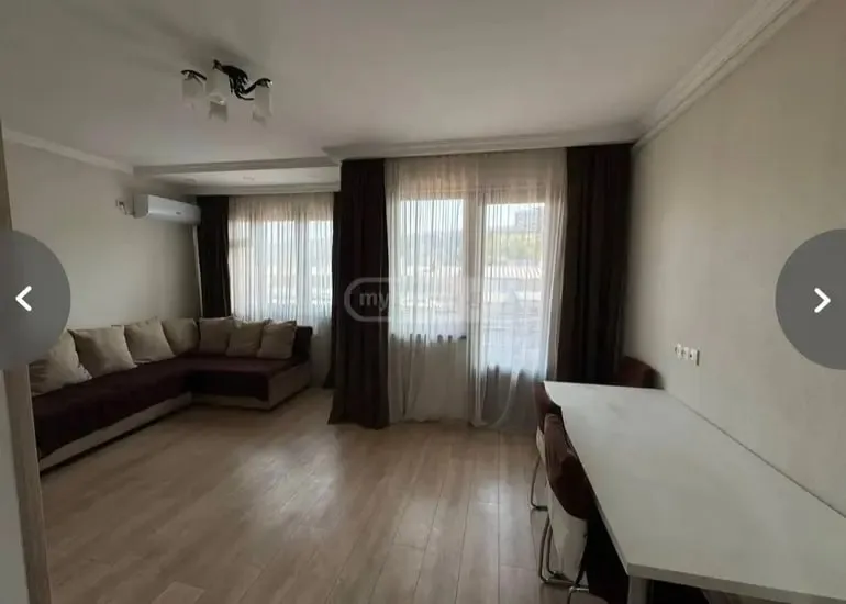 2-room apartment on IsaniUlitsa, $550/month