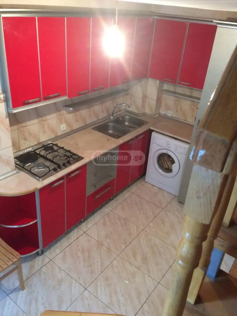 2-ოთახიანი ბინა ძველი თბილისში, $750/თვე
