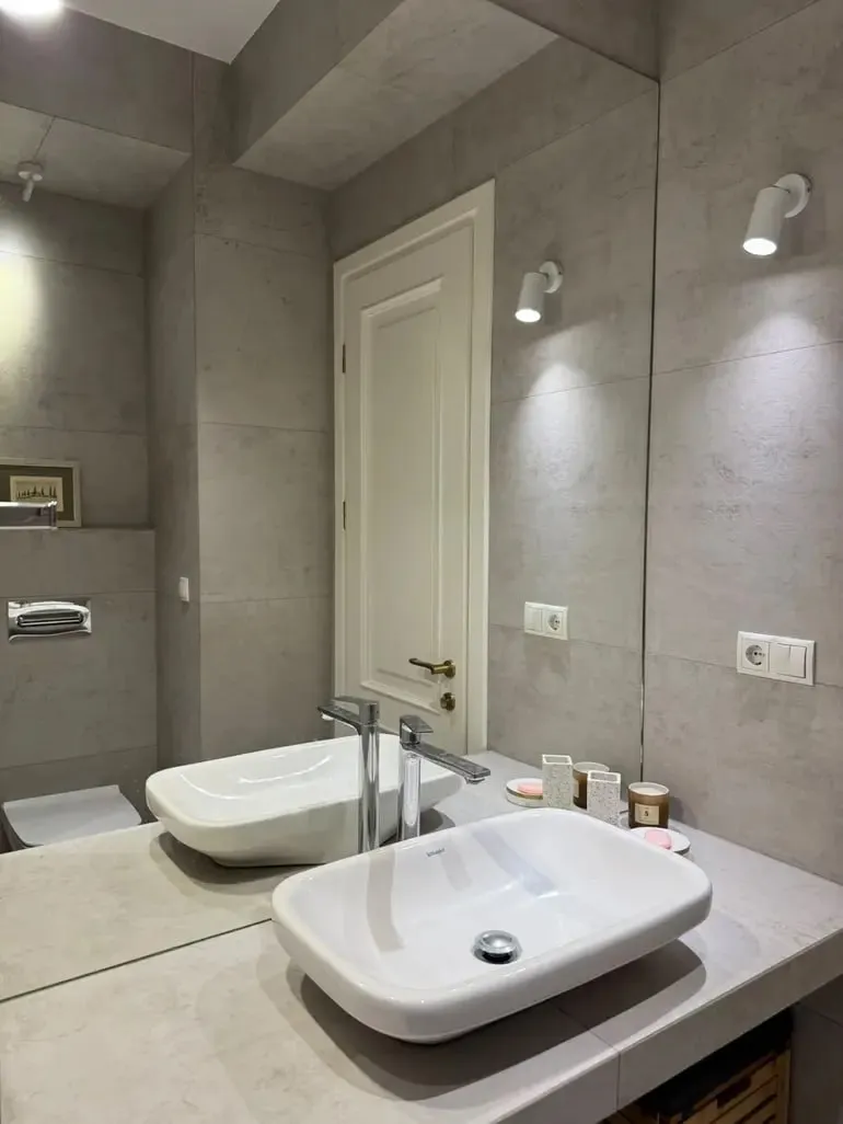 3-room apartment on Taktakishvili Street, $2000/month