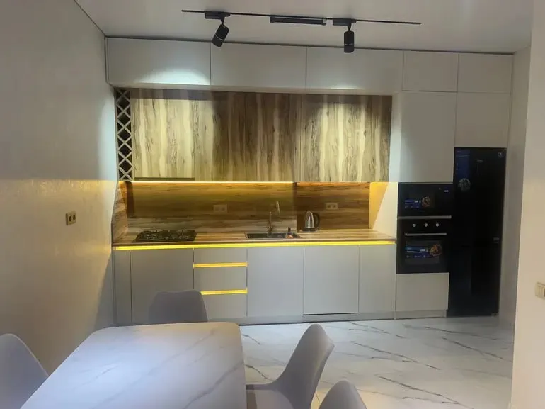3-room apartment on Mirtskhulava Street, $800/month