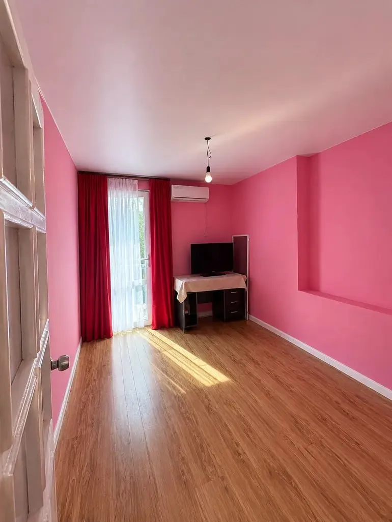 4-room apartment on Vaja Psavela, Saburtalo, $1000/month