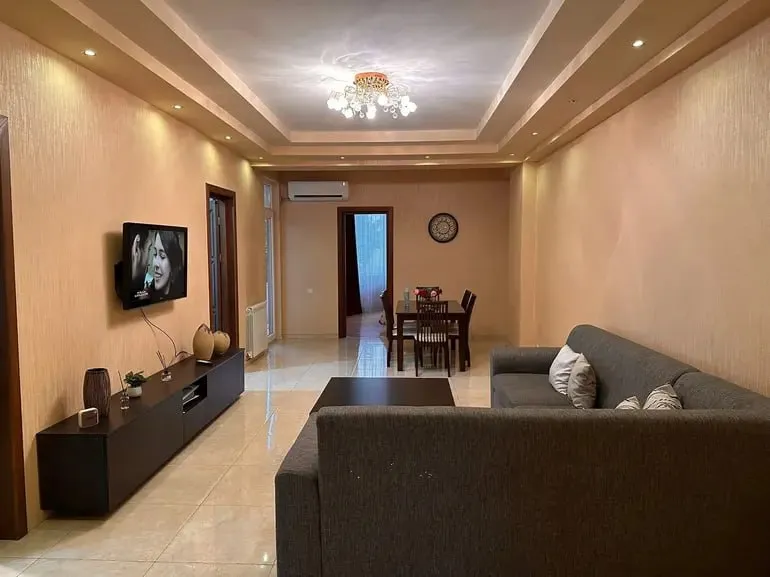 4-room apartment in Didube, 120 m², $900/month