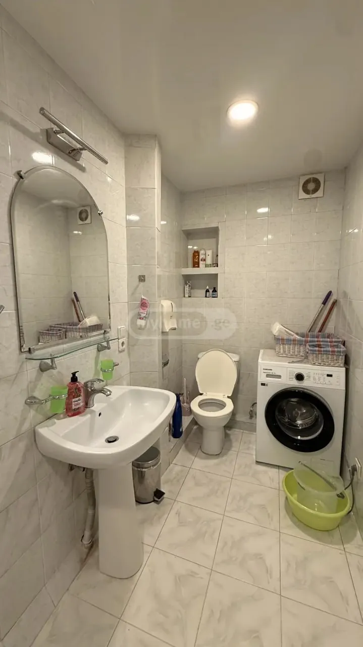 4-room apartment on Nutsubidze, $1000/month
