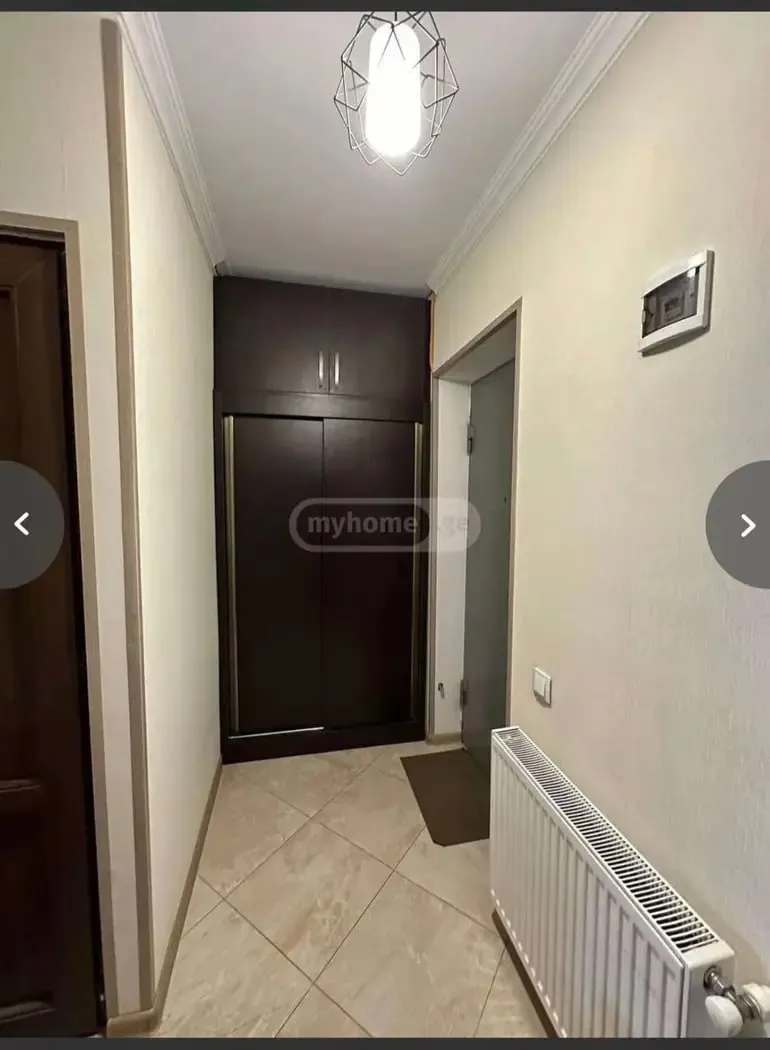 2-room apartment on IsaniUlitsa, $550/month