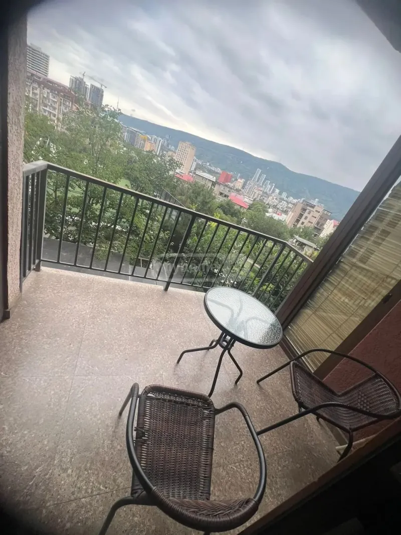 3-ოთახიანი ბინა საბურთალოში, $1000/თვე