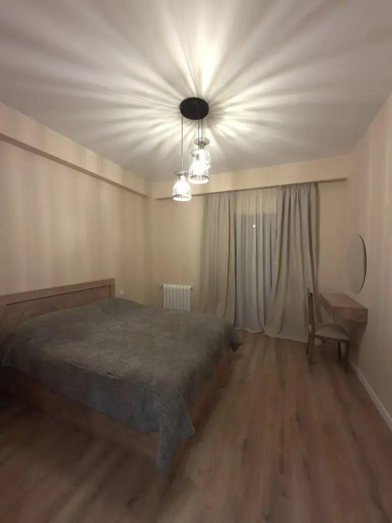2-bedroom apartment on Mirtskhulava, $900/month