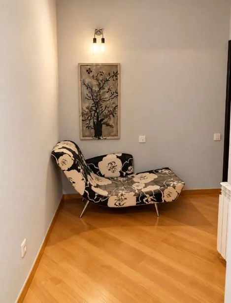 Spacious 3-room apartment in Vake, $1000/month