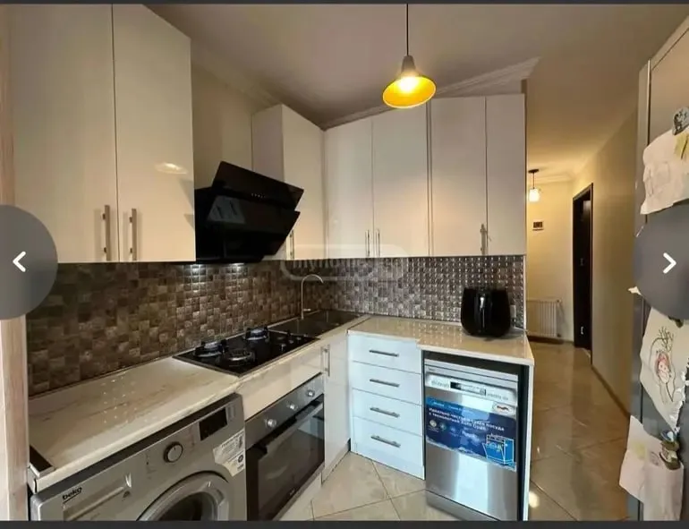 2-room apartment on IsaniUlitsa, $550/month