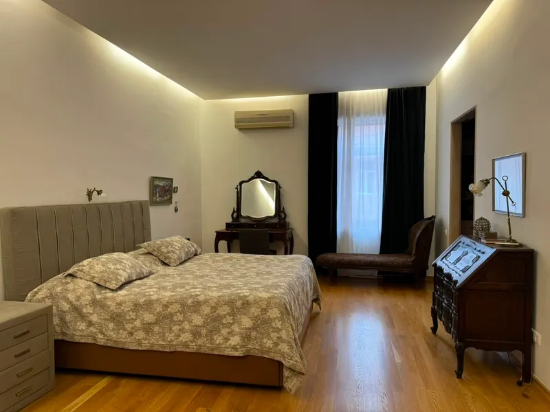 4-room apartment in central Vake, $2000/month