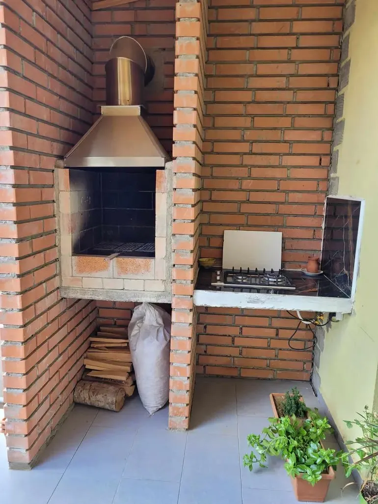 7-room house on Barona de Baya, $2000/month