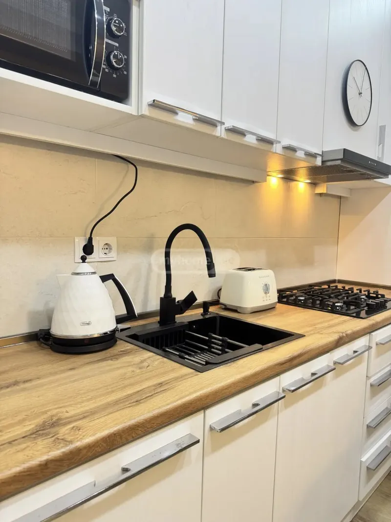 2-room apartment on Tsagareli, Saburtalo, $1100/month