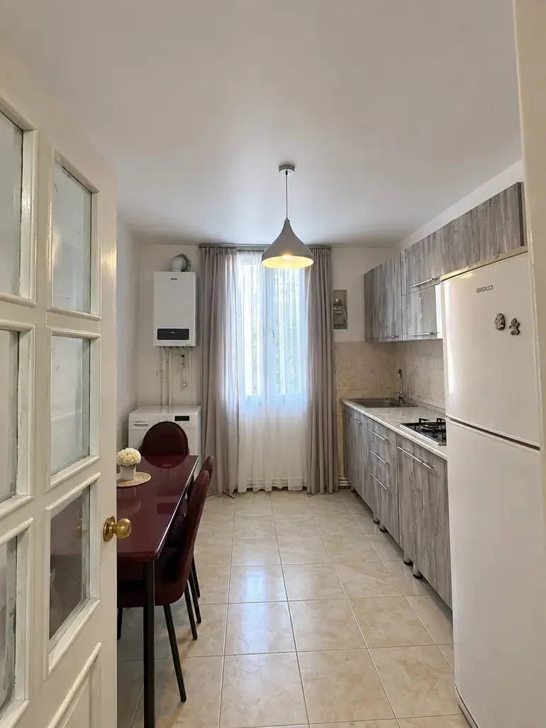 4-room apartment on Vaja Psavela, Saburtalo, $1000/month