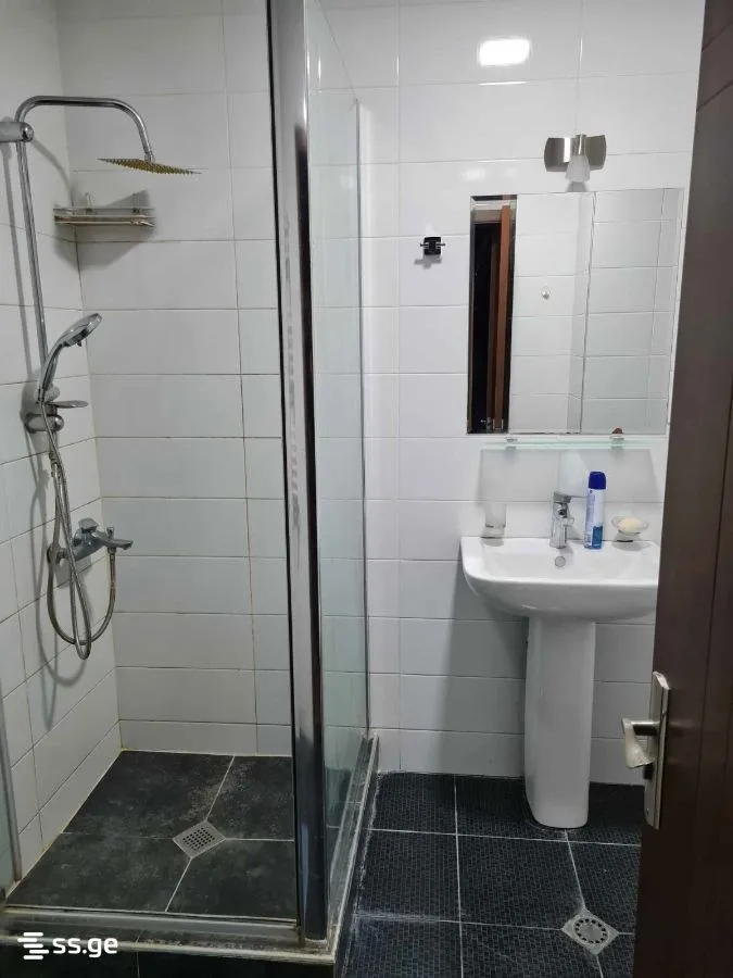 3-room apartment in Vera Ulitsa, $900/month