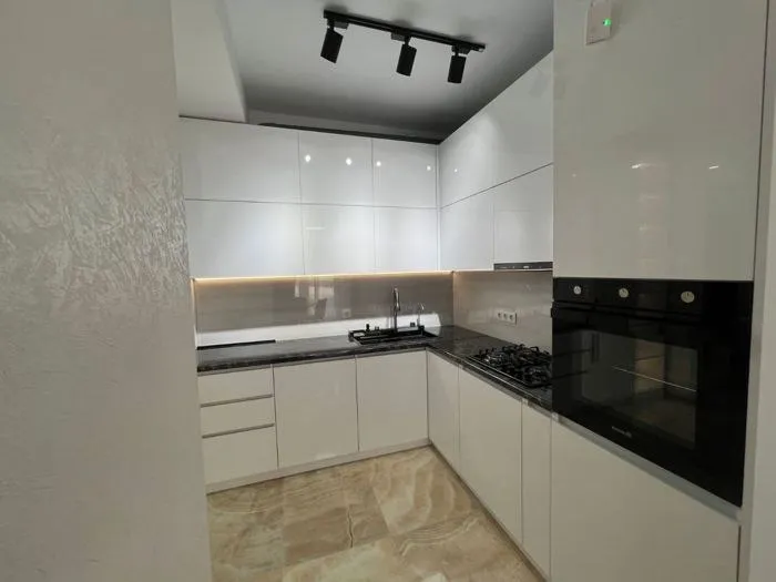 3-bedroom apartment in Nakhalawka, $950/month