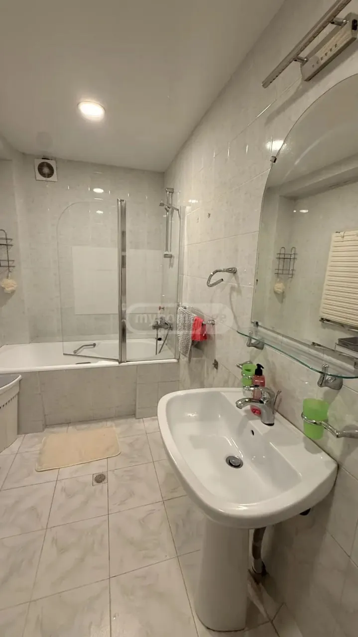 4-room apartment on Nutsubidze, $1000/month