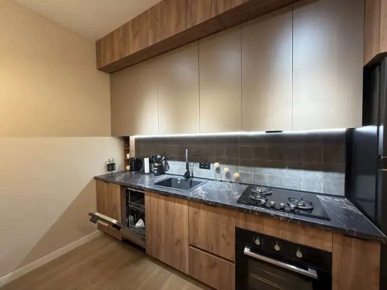 2-bedroom apartment on Mirtskhulava, $900/month