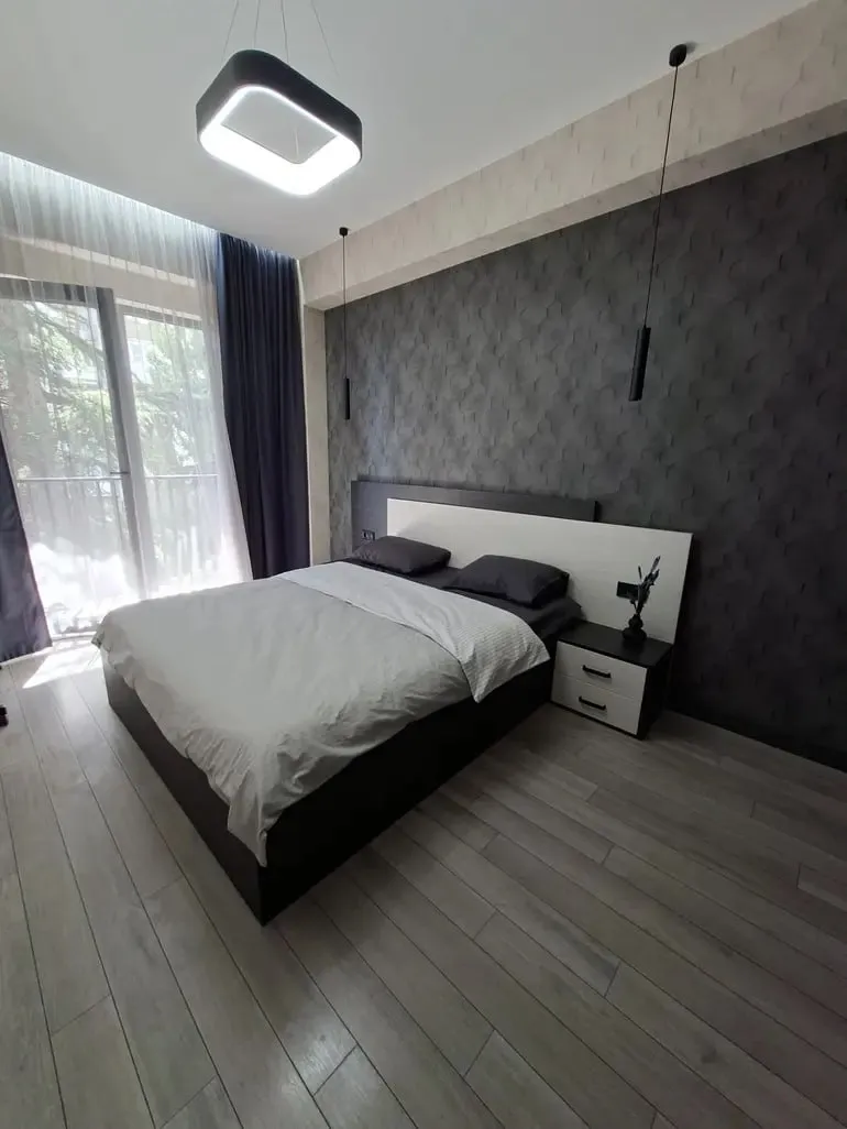 2-ოთახიანი Saburtalo-ში, $900/თვე