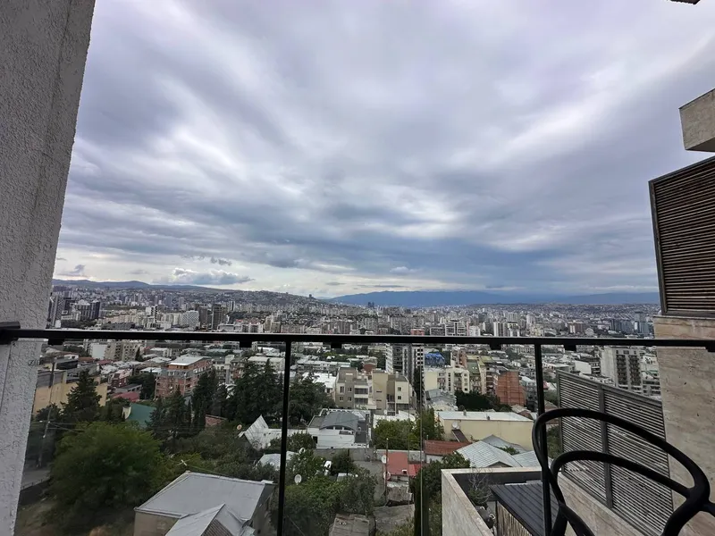 2-ოთახიანი ბინა Vake-ში, $900/თვეში