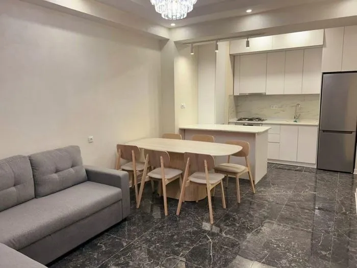 3-room apartment in Kikvidze, $1200/month