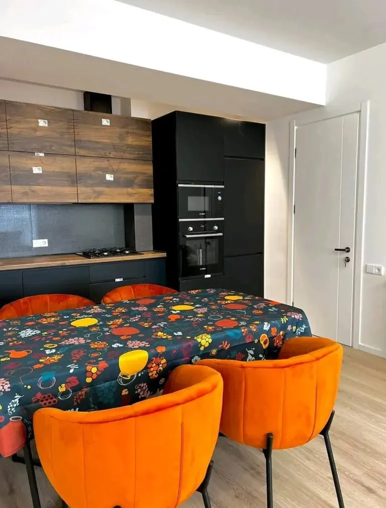 3-room apartment on Merab Kostava Prospect, $1300/month