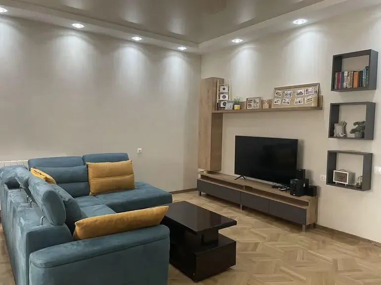 3-ოთახიანი ბინა Kekelidze ქუჩაზე, Vake, $1200/თვე