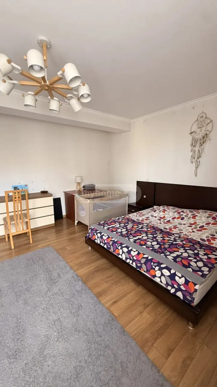 4-room apartment on Nutsubidze, $1000/month