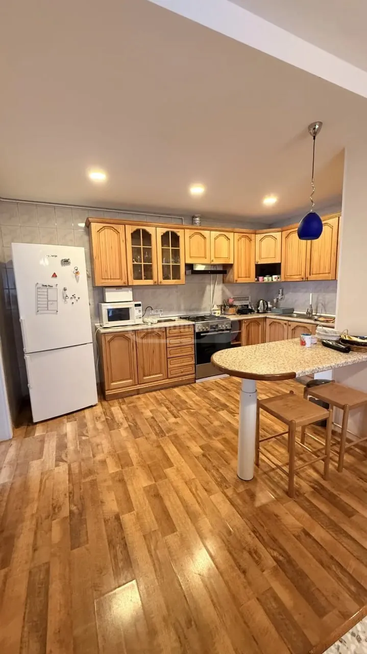 4-room apartment on Nutsubidze, $1000/month